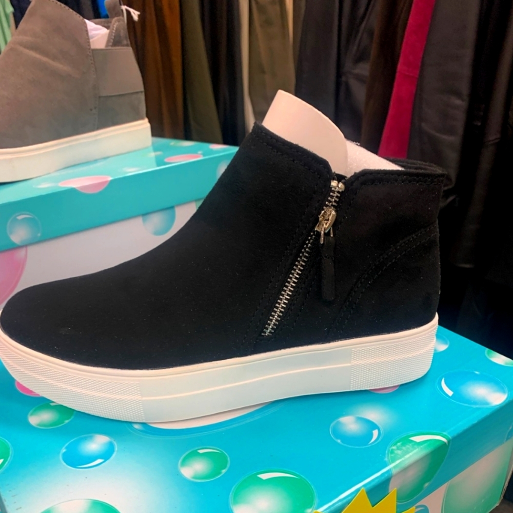 NEW in box  Diana Black Platform High Top Wedge Sneaker with zipper accent